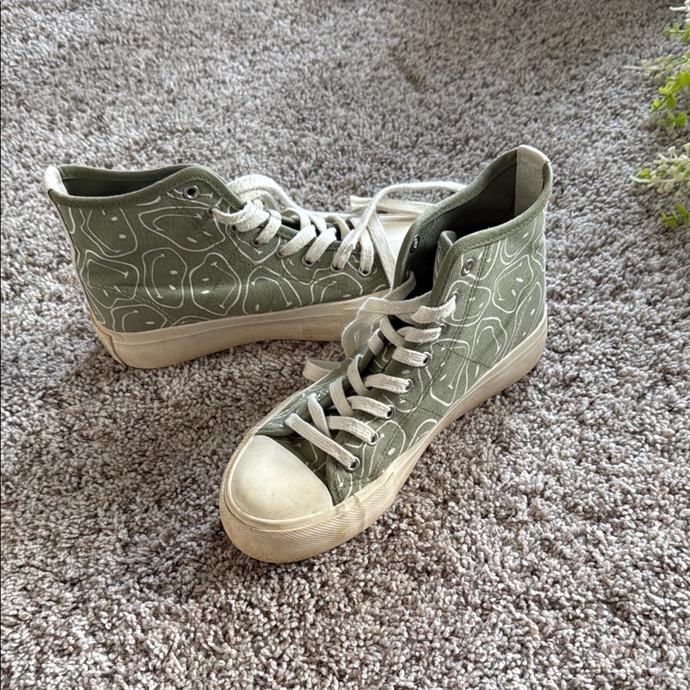 Stylish Green High-Top Sneakers